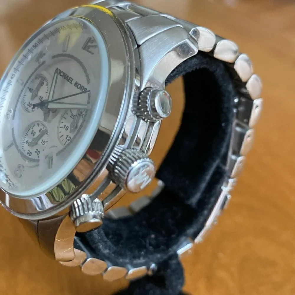 Michael Kors Runway Silver Dial Silver Stainless Steel Strap Watch For Men